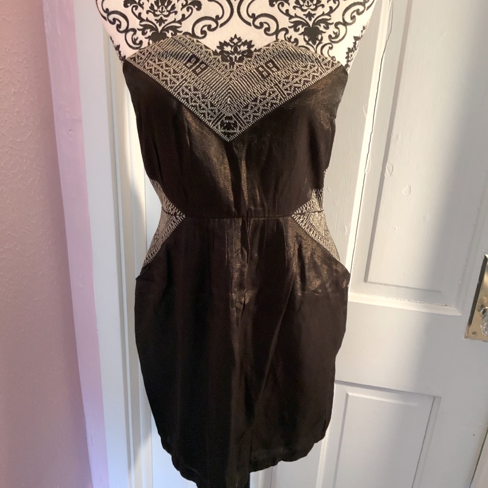 Ecote strapless dress with front pockets
